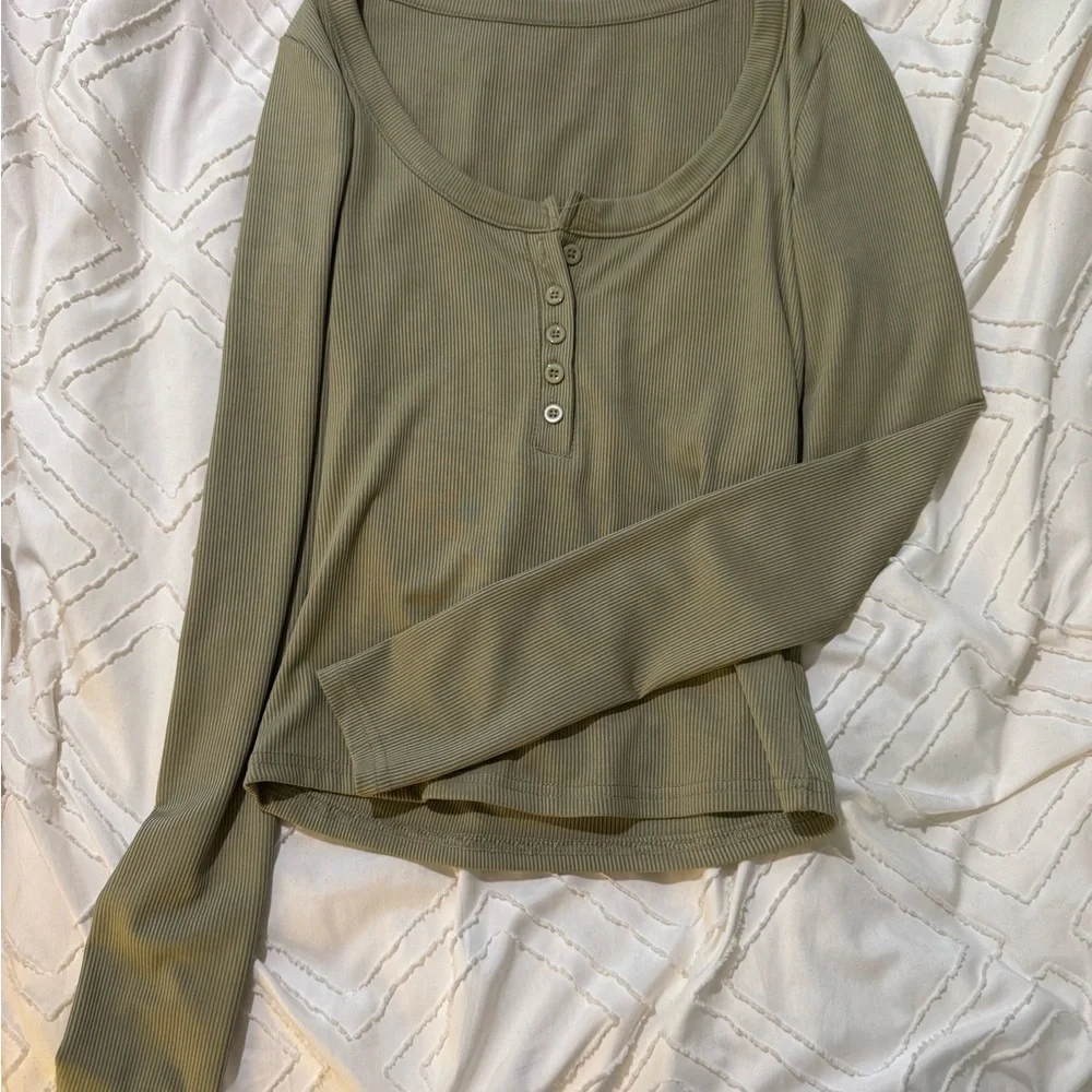 Amazon Olive Button Down Ribbed Top - Picture 2 of 3